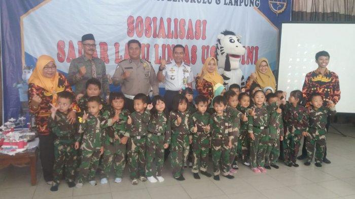 Kemenhub dan Polda Lampung Perkenalkan Rambu Lalu Lintas kepada Anak Usia Dini