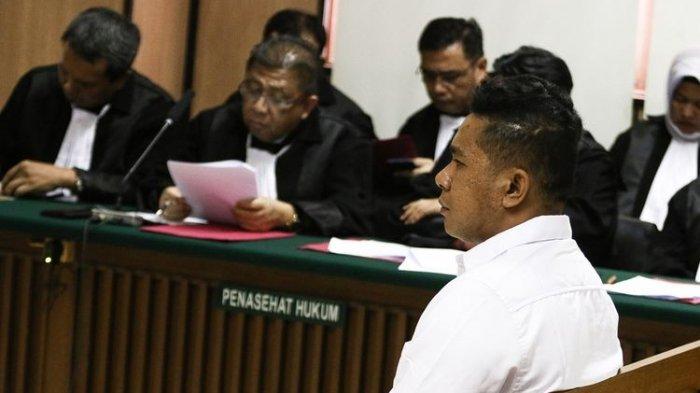 Lakukan Penganiayaan Berencana 2 Polisi Penyiram Air Keras ke Novel Baswedan Dituntut 1 Tahun
