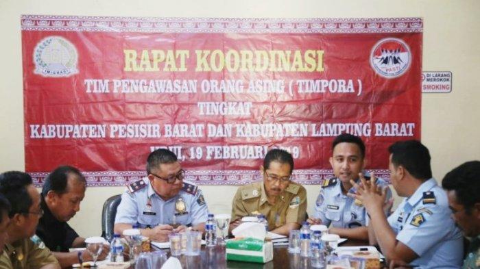 Rakor Timpora Pemkab Pesisir Barat, Bahas Pelayanan dan Pengawasan WNA di Lampung