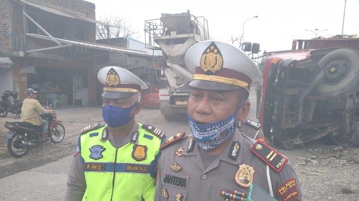 Truk Ekspedisi Terguling di Sukabumi Sempat Bikin Macet