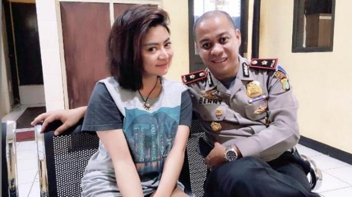 Waduh, Vitalia Shesa Jadi Rebutan Polisi untuk Foto Bareng