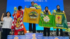 Adelia-Vinandaeni-raih-medali-emas-di-POMNAS-2025.jpg