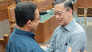 Anies-Baswedan-menemui-Tom-Lembong-di-jeda-sidang-menginformasikan-satu-hal.jpg