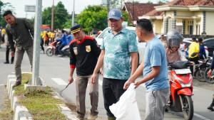 BERSIH-LINGKUNGAN-Wabup-Tulangbawang-Barat-5.jpg