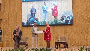 BEST-PRESENTER-Dosen-Teknokrat-Achmad-Yudi.jpg
