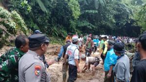 BUKA-AKSES-JALAN-Personel-Polres-Lampung-Barat-67.jpg