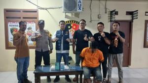 COKOK-pelaku-curat-hp-yg-beraksi-di-gubuk1.jpg