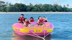 DONAT-BOAT-Bagus-Beach-Walk.jpg