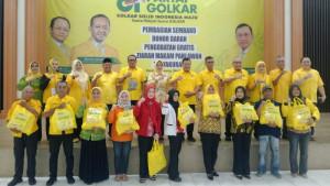 DPD-Partai-Golkar-Provinsi-Lampung-membagikan-1000-paket-sembako.jpg