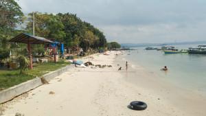 Destinasi-wisata-di-Pantai-Mutun-PesawaranOky.jpg