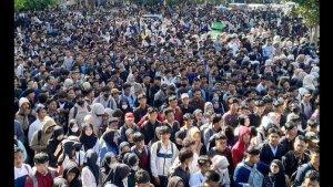 Detik-detik-Job-Fair-di-Bekasi-Ricuh.jpg
