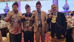 FOTO-BERSAMA-Rektor-Teknokrat-Nasrullah-Yusuf-1.jpg