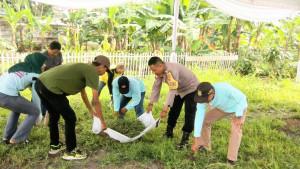 GOTONG-ROYONG-Bhabin-Polresta-Bandar-Lampung-b5478.jpg
