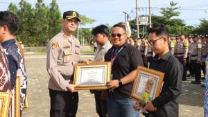 JADI-PEMENANG-Tiga-pemuda-46.jpg