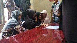 Jenazah-TKI-asal-Lampung-Timur-yang-meninggal-di-Taiwan-tiba-di-rumah-duka.jpg
