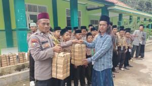 Jumat-Berkah-Polres-Tulang-Bawang.jpg