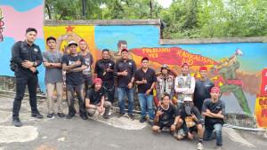 Karya-Nusantara-Art-Project-menghiasi-dinding.jpg