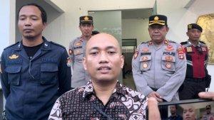 Komisioner-KPU-Lampung-Timur-Desman-terima-Dawam-Ketut.jpg