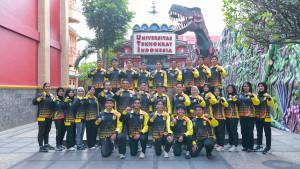 LEPAS-ATLET-Rektor-Teknokrat-meminta-semua-atlet.jpg