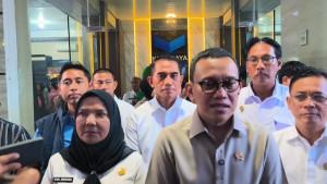 Menteri-Karding-Kunjungi-Kampus-Nusadaya.jpg