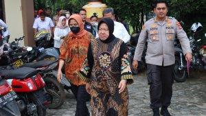 Menteri-Sosial-Tri-Rismaharini-berkunjung-ke-Mapolres-Lamteng-55.jpg