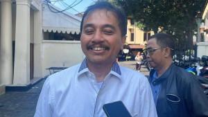 POLEMIK-IJAZAH-JOKOWI-Pakar-Telematika-Roy-Suryo.jpg