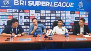 Paul-Munster-ogah-komentar-soal-kartu-kuning.jpg