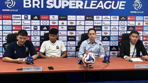 Pelatih-Bhayangkara-Presisi-Lampung-FC-Paul-Munster-senang.jpg