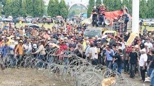 Pj-Gubernur-Lampung-Samsudin-ada-di-Jakarta-saat-ribuan-petani-singkong-demo.jpg