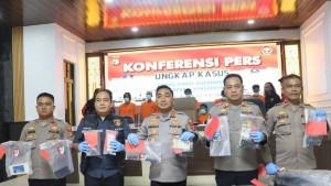 Polres-Mesuji-gelar-ekspose-kasus-penggelapan-berbagai-merek-mobil1.jpg