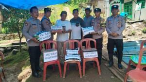 Polres-Tanggamus-memberi-bantuan-kepada-Karsiman.jpg