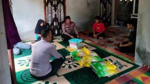 Polsek-Pulau-Panggung-Polres-Tanggamus-memberikan-tali-asih.jpg