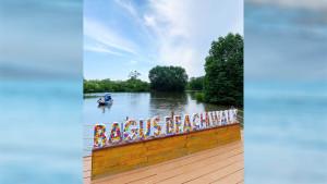 REFRESH-PIKIRAN-KE-BAGUS-BEACH-WALK-Melipir.jpg