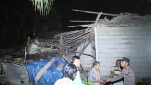 Rumah-warga-Tanggamis-yang-rusak-akibat-diguncang-gempa.jpg