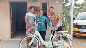 SISIHKAN-GAJI-Bhabinkamtibmas-Polsek-Bangunrejo56.jpg