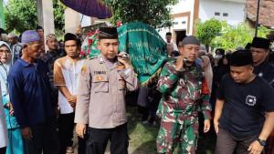 Suasana-haru-menyelimuti-prosesi-pemakaman-almarhum-Alfian.jpg