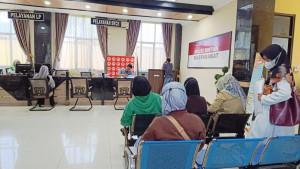 Suasana-pemohon-pembuatan-SKCK-di-Polda-Lampung.jpg