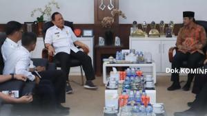 TERIMA-AUDIENSI-Bupati-saat-menerima-12.jpg