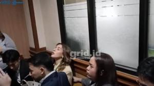 Tasya-Farasya-Terus-Berzikir-Jelang-Sidang.jpg