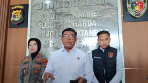Tersangka-pembunuhan-kakak-adik-di-Pesisir-Barat-b.jpg