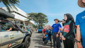 Wakil-Gubernur-Lampung-Jihan-Nurlela-melepas-peserta-Touring-Nomadic-2025.jpg