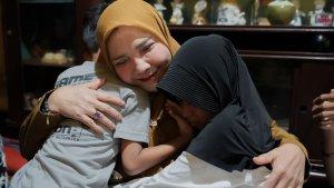 Wali-Kota-Eva-Dwiana-melayat-di-rumah-Darmawan.jpg