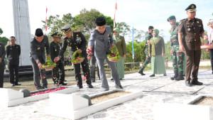 ZIARAH-Bupati-Lambar-upacara-ziarah-567.jpg