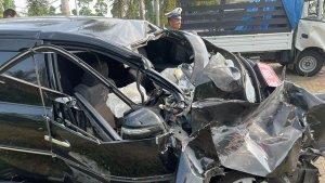 ecelakaan-mobil-rombongan-sekretariat-DPRD-Pesisir-Barat.jpg