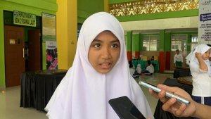 pelajar-di-Bandar-Lampung-Iriana-Joko-Widodo.jpg