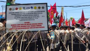 tujuh-tuntutan-unjuk-rasa-petani-di-DPRD-Lampung.jpg