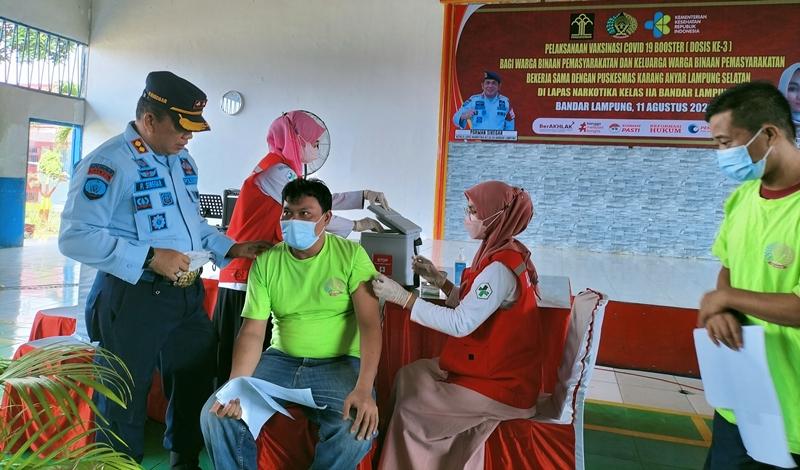 170 Keluarga dan WBP Lapas Narkotika Kelas II A Bandar Lampung Divaksin Booster