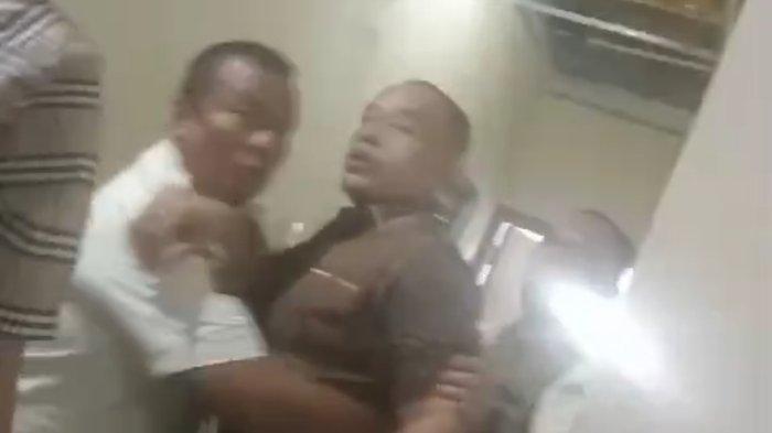 2-Anggota-Dewan-Saling-Pukul-di-Toilet-Gedung-DPRD-Ternyata-Masalah-Sepele.jpg