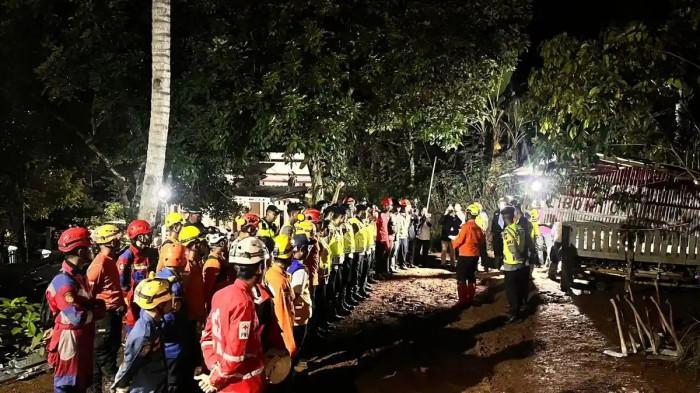 20-orang-hilang-dalam-bencana-tanah-longsor-di-Majenang.jpg