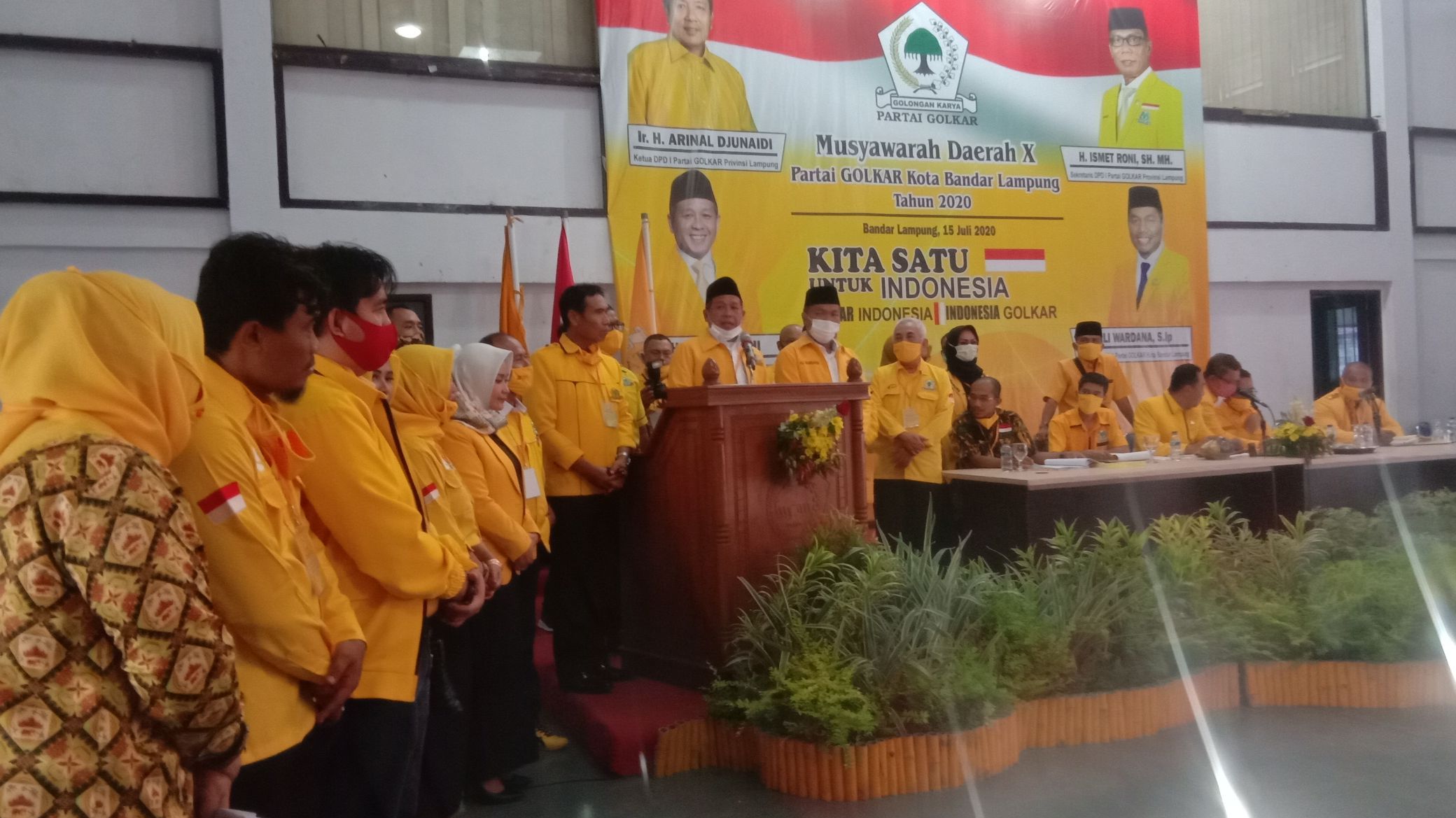 20-pimpinan-kecamatan-sepakat-minta-yuhadi-pimpin-kembali-dpd-ii-partai-golkar-bandar-lampung.jpg